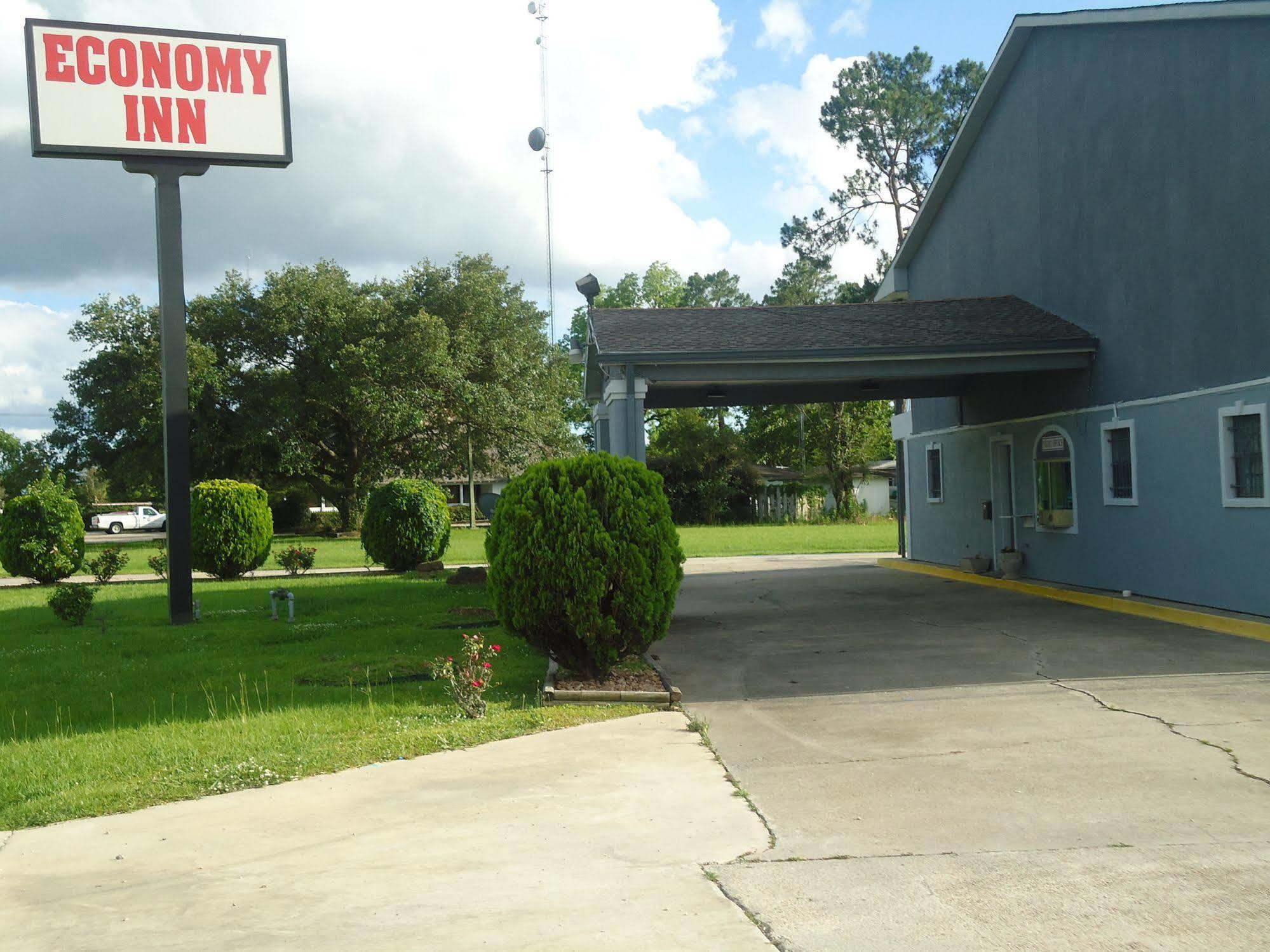 Super 6 Inn Carencro Exterior photo